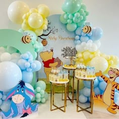 winnie the pooh birthday party with balloons