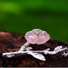 Cherry blossoms are timeless symbols of renewal, hope, and the beauty that arises from embracing life's impermanence. By wearing our Silver Crystal Quartz Cherry Blossom Branch Necklace, you carry a reminder of the delicate wonders found in the unfolding tapestry of nature. Shape\pattern: Flower/Branch Necklace Type: Pendant Necklaces Model Number: LFJF0028 Metals Type: Silver Metal Stamp: 925,Sterling Main Stone: Crystal Quartz Length: 43.5+5CM Item Weight: about 7.04g Item Type: Necklaces Fine Diphylleia Grayi, Mom Series, Skeleton Flower, Blossom Branch, Cherry Blossom Branch, Branch Necklace, Stone Colour, Pattern Flower, Flower Branch