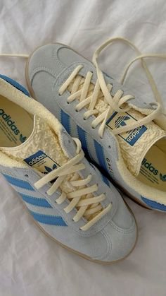 Blue And Yellow Spezial Adidas, Summer Sneakers 2024, Aesthetic Shoes Photo, Summer Shoes 2024, Gazelle Bold Shoes, Adidas Bold, Sneakers 2024, Looks Adidas