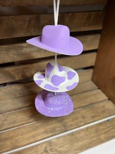 🌵⚡️All light purple rear view mirror car charm🌵⚡️ ⚡️💜(one solid purple hat, one purple cowprint hat, and light purple glitter hat)⚡️💜 ⚡️Hat size: 3in  ⚡️Comes ready to hang Purple Cowboy Hat, Mini Cowboy Hat Keychain, Cowboy Hat Rearview Mirror Decor, Adjustable Western Purple Hat, Cowboy Hat Car Charm, Mini Cowboy Hat, Purple Hats, Bull Skulls, Car Rear View Mirror