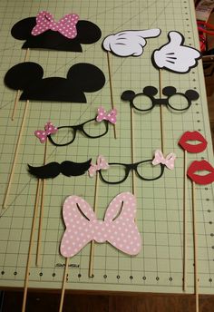 some minnie mouse and mickey mouse photo props