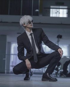 Male Cosplay Poses, Anime Guy Cosplay, Gojo Satoru Cosplay, Gojo Cosplay, Male Pose Reference, Cosplay Boy, Snk Cosplay, Ju Jitsu