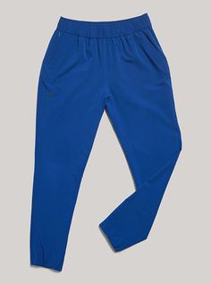 The Transit Tech Pant is the go-to for everyday adventures and variable conditions with three secure pockets, a refined fit and a lightweight, stretch fabric with a DWR finish. Now made from recycled polyester for a reduced environmental impact. Running In Cold Weather, Winter Running, Everyday Adventures, Comfy Pants, Fashion Joggers, Environmental Impact, Stretch Fabric, Everyday Wear, Pants