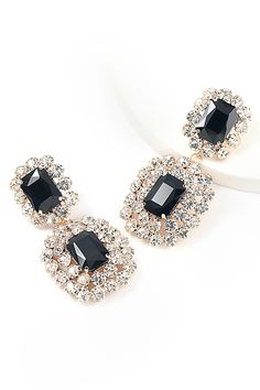 Improve your style with our Geometric Rectangle Gemstone Earrings, a chic accessory that effortlessly adds sophistication to your ensemble. Featuring intricate geometric patterns and sparkling gemstones, these earrings enhance your glamour and appeal. Whether you're attending a formal dinner, a glamorous cocktail party, or any special occasion that calls for an air of elegance, these earrings are the perfect choice. Modern Rectangular Jewelry For Party, Rectangular Earrings For Evening, Gold Rectangular Crystal Earrings For Party, Elegant Rectangular Crystal Earrings, Elegant Rectangular Stone Earrings, Rectangular Crystal Jewelry For Party, Rectangular Cubic Zirconia Earrings, Rectangular Crystal Jewelry For Evening, Modern Rectangular Earrings For Party