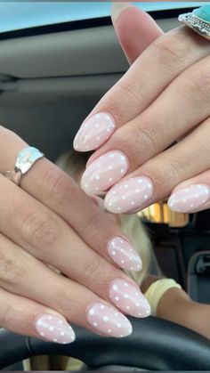 Neutral Polka Dot Nails, Cute Nail Inspired, Pink And White Winter Nails, Plain Spring Nails, Cute Nail Inspo Almond, Vaycay Nails, Fun Neutral Nails, White Polka Dot Nails