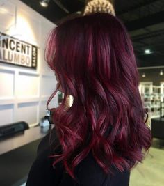 Violet Red Hair With Highlights, Violet Red Hair, Hairstyle With Highlights, Purple Red Hair Color, Sarah Palmer, Red Violet Hair Color, Red Hairstyle