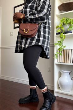 Plus Size Gig Outfit, Plus-koon Muoti, Plus Size Athleisure Outfits, Curvy Winter Outfits, Plus Size Legging Outfits, Leggings Outfit Fall, Leggings Outfit Casual, Plus Size Winter Outfits, Look Legging