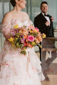 Looking for a Dallas Floral Artist to bring your dream wedding to life? The Floral Eclectic specializes in bespoke designs for local and destination weddings! Whether you're tying the knot in the heart of DFW or planning a stunning destination celebration, we’re here to craft florals as unique as your love story. Colorful Bouquet, Tying The Knot, Floral Crown