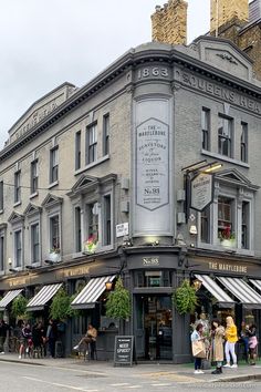 Marylebone High Street Bar Marylebone High Street, Shopping Street Design, London High Street, London Shopping Street, London Marylebone, Cafe Building, Nyc Cafe, Cafe In London, Restaurant Building