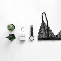 Vinted Tips, Flatlays Photography, Instagram Flat Lay, Flat Lay Inspiration, Pansy Parkinson, Flat Lay Photos, Flatlay Styling, Flat Lays