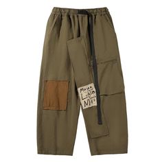 A stylish clothing that is hip hop and punk. It is fashionable, stylish, and it will look great on anyone who wears it. Do you wanahavit? Patch Trousers, Vintage Cargo Pants, Joggers Men, Popular Fashion, Hip Hop Streetwear, Loose Pants, Mens Joggers, Cargo Pants Men, Pants Men