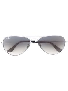 Silver-tone metal aviator sunglasses from Ray Ban. This item comes with a protective case. This item is unisex. Cheap Classic Aviator Sunglasses With Anti-reflective Coating, Hardware Logo, Ray Ban Aviator, Ray Ban Aviators, Aviator Style, American Brand, Aviator Sunglasses, Logo Print, Protective Cases