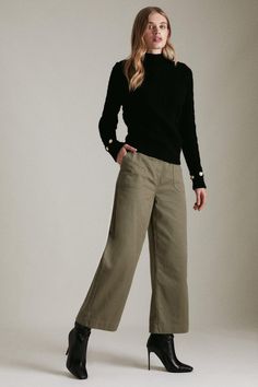 Work Outfits Artsy, Khaki Green Trousers Outfit, Winter Dress Pants Outfits, Wide Leg Cropped Pants Winter, Green Wide Leg Trousers Outfit, Wide Leg Cropped Pants With Boots, Olive Wide Leg Pants Outfit, Khaki Green Pants Outfit, Tan Wide Leg Pants Outfit