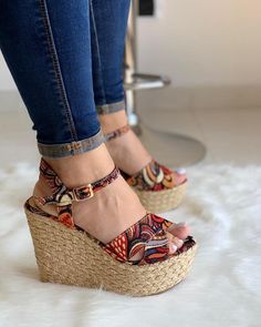 Chitre, Foot Jewelry, Shoe Closet, Dream Shoes, Fashion Stylist, Types Of Shoes, Wedge Shoes