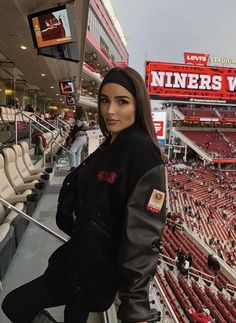 Olivia Culpo Football Game Outfit, Olivia Culpo Football Outfits, Olivia Culpo Game Day Outfits, Football Winter Outfit, Women’s Football Jersey Outfit, Nfl Game Day Outfit Woman Winter, Sport Event Outfit, Fall Football Game Outfit For Women