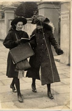 North Kensington, 1900s Fashion, London Photographer, Old Photography, Kensington London, London Street Style, Photo Vintage, Notting Hill, Edwardian Era