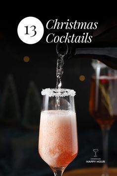 Looking for the perfect signature cocktail to serve at your Christmas party this holiday season? These festive Christmas cocktails are easy to make, delicious to sip, and sure to put you in the holiday spirit. Holiday Signature Cocktails, Christmas Signature Cocktail, Signature Christmas Cocktail, Signature Cocktail Ideas, Best Christmas Cocktails, Peppermint Martini, Cider Sangria, Apple Cider Sangria, Creamy Cocktails