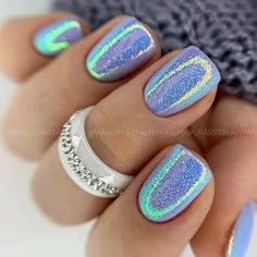 Gel Nail Mermaid Design, Burnished Glitter Nails, Gel Nail Designs Short Nails New Year, Mermaid Nails Gel Short, Chrome Nails Holographic, Formal Nail Art Designs, Designs For Dip Nails, Summer Gel Nails Chrome, Irredescent Glitter Nails