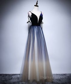 Vestido de baile de baile de tule azul azul escuro, vestido de noite azul Evening Dress Outfit, Prom Dress Tulle, Prom Dress Blue, Blue Evening Dress, Tulle Long Prom Dress, Prom Dresses With Pockets, Dark Blue Dress, Corset Dress Prom, Lace Prom Dress