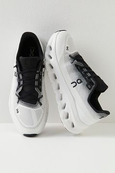 Black Tennis Shoes Women, Hospital Shoes, Cute Running Shoes, Gymwear Outfits, Black Tennis Shoes, Cloud Shoes, Zero Gravity, Pinterest Closet, Dream Shoes