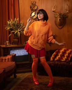 Velma Photoshoot, Velma Costume Halloween, Scooby Doo Photoshoot, Vera Scooby Doo, Velma Scooby Doo Costume, Velma Makeup, Velma Outfit