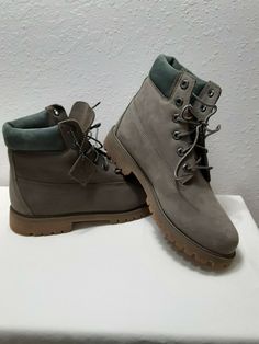 Timberland Premium 6in Waterproof Boot Light Grey Leather Juniors/Men  Size 7. Ladies equivalent is 8.5. Condition is "Pre-owned, Excellent". Needs New Strings. Shipped with USPS Priority Mail. Grey Timberland Boots Outfit, Grey Timberland Boots, Grey Timberlands, Timberland Boots Outfit Mens, Timberland Boots Outfit, Boots Outfit Men, Timberland Premium, Custom Boots, Rock Outfit