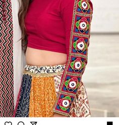 Blouse Patten, Traditional Choli, Sadu Bharat, Plain Chiffon Saree, Indian Dresses For Women, Mirror Work Blouse Design, Kutch Work Designs, Long Frock Designs, Navratri Dress