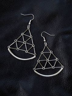 Statement geometric earrings, modern geo shoulder dusters, silver toine link grid earrings Wire Crochet Jewelry, Flagstaff Az, Pointed Nails, Wire Crochet, Dusters, Flagstaff, Modern Earrings, Geometric Earrings, Jewelry Inspo