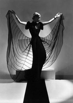 Strangely compelling, Photography - Horst P. Horst SC | SC on Facebook Spider Dress, Flapper Girls, Glamour Vintage, Look Retro, Vintage Fashion Photography, Gothic Steampunk, 1930s Fashion, Long Black Dress