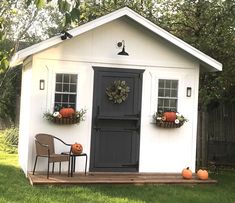 Cute Shed Exterior, Beige Shed Ideas, Sheds With Decks, Diy Shed Paint Ideas, Sheds Ideas Backyard Landscaping, Adding A Porch To A Shed, Mini Shed Ideas, Small Shed With Porch, Update Shed Exterior