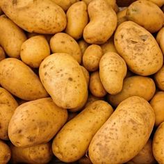 a pile of potatoes with the words dr aid on it's label above them