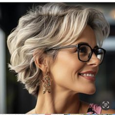 Short Bleached Hair, Hair Cuts Medium, Short Silver Hair, Hairstyles And Haircuts, Gray Hair Cuts, Short Wavy Hair, Short Hair Haircuts, Bleached Hair