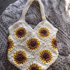 Hand Knitted Rectangular Crochet Bag For Crafting, Handmade White Crochet Bag, Handmade White Yarn Patterns, Handmade White Crochet Yarn Bag, Vintage Handmade Crochet Bag For Everyday, Handmade White Square Crochet Bag, Handmade White Patterns For Crafting, White Handmade Crafting Patterns, Handmade White Crafting Patterns