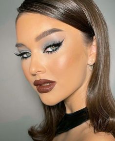 Family Dinner Makeup, Fashion Hairstyles Runway, Dark Hair Blue Eyes Makeup, Sultry Makeup For Brown Eyes, Dark Makeup Looks Black Women, Maquillage On Fleek, Eye Makeup Pictures, Makijaż Smokey Eye, Dope Makeup