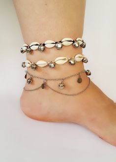 Bohemian Metal Anklets For Beach, Silver Ankle Wrap Jewelry For Beach, Adjustable Silver Ankle Strap Jewelry, White Metal Anklet Perfect For Gifting, White Metal Anklet As Gift, White Metal Anklets For Gift, Cowrie Anklet, Anklet Macrame, Bell Anklet