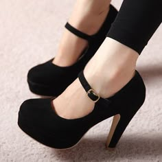 High Heels Classy, Ankle Strap High Heels, Heels Classy, Princess Shoes, Chunky High Heels, Black High Heels, Crazy Shoes, Pretty Shoes, High Heels Stilettos