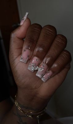 Black White Silver Nails Short, Silver Nails Medium Length, Mascarade Nail Designs, Sliver Outfit Black Women, Silver And White Nails Prom, Silver Nails Acrylic Short, Clear French Tip Acrylic Nails, Prom Nails Medium Length, Short Birthday Nails Black Women