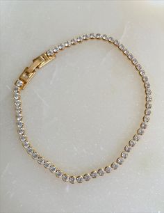 • Chapado en oro de 18k

 • pulsera

 • circón

 • 7 pulgadas Bracelet Tennis, Tennis Bracelet, Delicate Bracelet, Gold Filled, Gold Bracelet, Tennis, 18k Gold, Bracelet, Gold