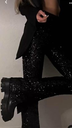 Glitter Themed Party Outfit, Glittery Pants, Nyc Nye, Taylor Swift Concert Outfit Ideas, Outfit Themes, Disco Outfits, Hslot Outfit Ideas, Sparkly Pants, Taylor Concert