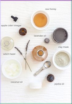 Skin Care Routine Simple, Jojoba Oil Skin, Skin Care Day, Oil Skin Care Routine, Cooking With Turmeric, Womens Skin Care, Natural Beauty Treatments, Back Acne, Homemade Face Mask