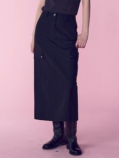 This is a long skirt with a sophisticated H-line silhouette. This is an attractive item with a long length that falls below the knees, and the pocket details give it a trendy yet casual mood. Made of sturdy cotton blend material with a luxurious appearance, it is comfortable to wear.- Practical with usable pockets on both sides- There is a slit at the bottom of the back for easy movement.- Can be styled with a belt- Opening and closing with canton button and zipper*The color of the product may differ from the actual color depending on the monitor resolution. Casual Skirt, Pocket Detail, Long Length, Long Skirt, Cotton Blend, Resolution, Zipper, Skirt, Clothes For Women