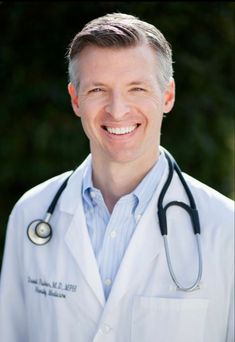 Medical Portrait, Doctor Photoshoot, Medical Pictures, Grey Hair Men, Dental Surgeon, Picture Of Doctor