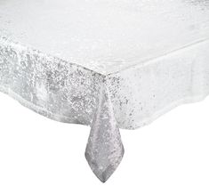 Kim Seybert Luxury Metafoil Tablecloth in White & Silver Silver Tablecloth, Refraction Of Light, Kim Seybert, Tabletop Accessories, Cocktail Ottoman, Oval Table Dining, Garden Stool, Metallic Foil, Silver Foil