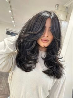 Long Layers Short Length Hair, Mid Back Length Hair, Disconnected Layers, Long Haircut, Colour Ideas, Beauty Inspo