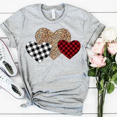 Womens Valentine Shirts, Girls Valentine Shirt, Plaid And Leopard, Graphic Print Shirt, Cute Shirt Designs, Kleidung Diy, Cute Graphic Tees, Heart T Shirt, Girls Valentines