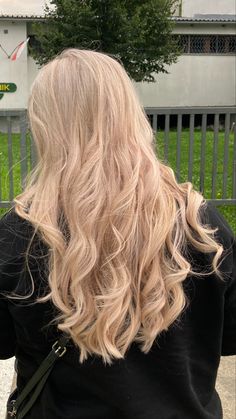 Blond Ideas, Warm Undertone, Dream Hair, Hair Hairstyles, Glow Up?, Hair Inspo, Hair Inspiration, Blonde Hair