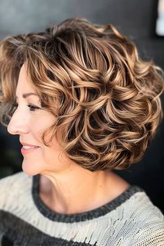 Cropped Curly Bob Hairstyle on a smiling woman in her fifties with brown hair, side view. Hair Side View, Short Wavy Hairstyles For Women, Long Natural Curls, Shoulder Length Curly Hair, Grey Curly Hair, Smiling Woman, Curly Haircuts