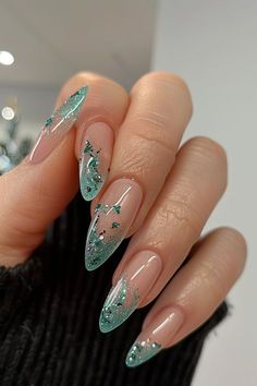 ليلو وستيتش, Emerald Nails, Green Nail Designs, Goth Nails, Green Nail, Vibrant Nails, Prom Nails