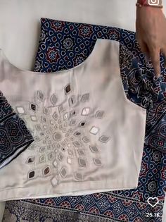 Festive Blouse Piece With Back Yoke, Minimal Blouse Embroidery, Boat Neck Blouse With Embroidery, Lotus Neck Design Blouse, Diwali Embroidered Blouse, Print Blouse Design, Latest Blouse Neck Designs, Mirror Work Blouse Design, Mirror Work Blouse