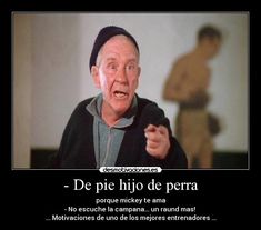 an old man pointing at the camera with a caption that reads, de pie hijo de pera